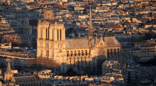 Френският Сенат прие законопроект за възстановяване на парижката катедрала Нотр