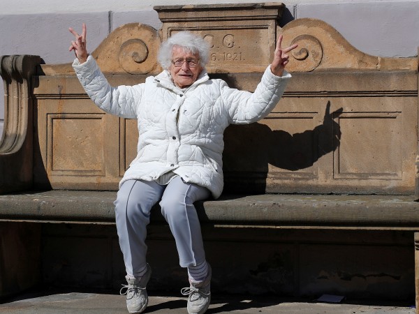 Лизел Хайсе е 100-годишна бивша учителка, която обаче няма ни