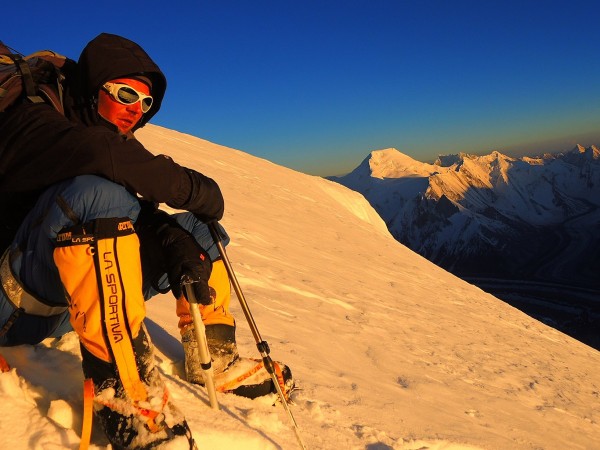 Тялото на алпиниста Иван Томов бе свалено от връх Лхотце,
