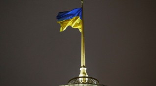 Администрацията на новия президент на Украйна обвинява предшествениците си че