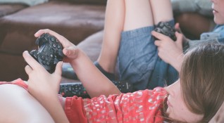 Пристрастяването към играене на видео и компютърни игри вече официално