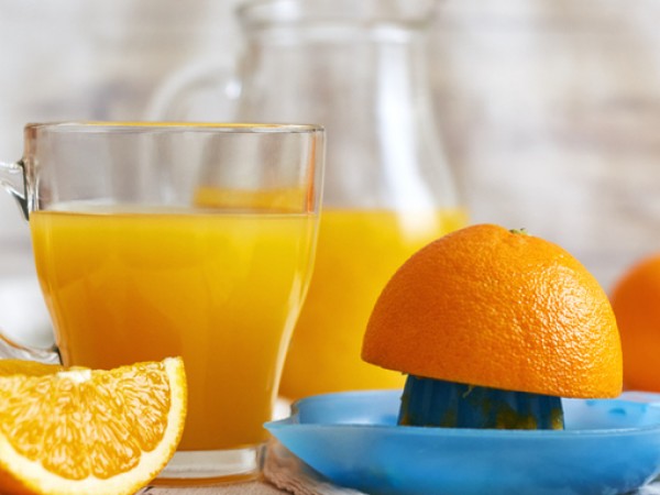 Прясно изцеденият портокалов сок е превъзходна напитка, с която е