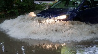 Много места в Пловдив са под вода екипи работят усилено