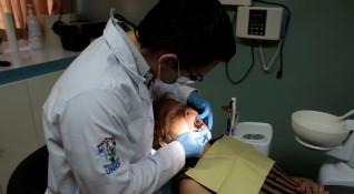Зъбният кариес е най често срещаното заболяване на твърдите зъбни тъкани