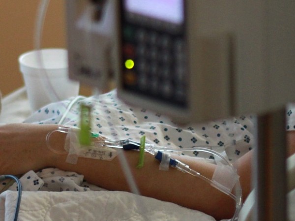 Медици от Пазарджик спасиха родилка, получила изключително рядко срещано усложнение
