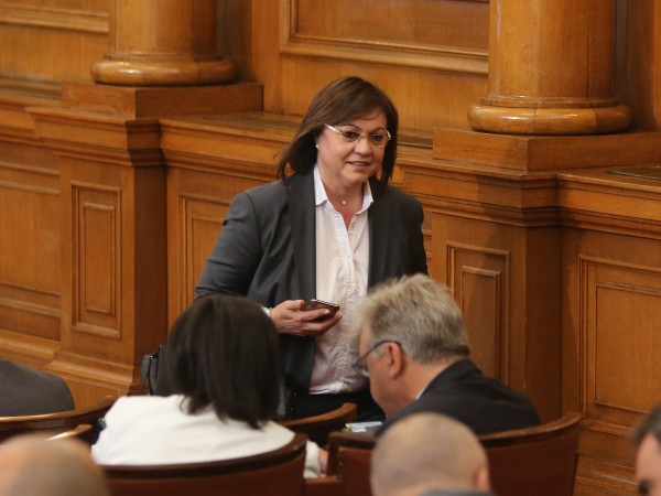 Соцлидерката Корнелия Нинова остро нападна управляващите и настоя, че България