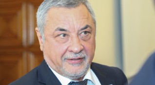 Лидерът на НФСБ Валери Симеонов препоръча на партньорите си ВМРО