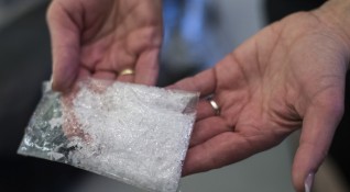 Австралийските власти задържаха рекордните 1 8 тона метамфетамини на кристали в