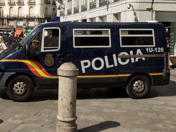 Испанските власти съобщиха, че 28 души, сред които и непълнолетни,