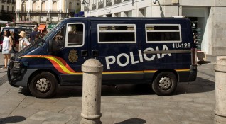 Испанските власти съобщиха че 28 души сред които и непълнолетни