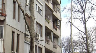 Мъж от столичния квартал Толстой е скочил от апартамента си