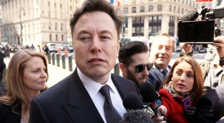 Акционерите на Tesla продължават да подкрепят Илон Мъск Те доказаха
