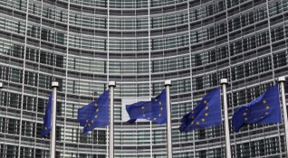 Европейската комисия потвърди намерението си да предложи отпадане на мониторинга