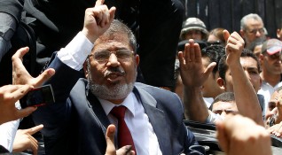 Бившият египетски президент Мохамед Морси е починал от сърдечен удар