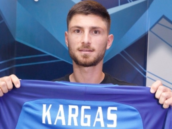 Левски подписа договор с гръцкия защитник Янис Каргас, а новината
