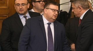 Главният прокурор Сотир Цацаров внесе в Прокурорската колегия на ВКК
