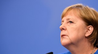Канцлерът на Германия Ангела Меркел подкрепи мирно решение на кризата