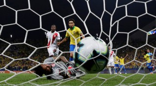 Бразилия се пробуди и разгроми с 5 0 Перу в мач