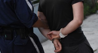 41 годишен мъже е задържан снощи в София и е привлечен