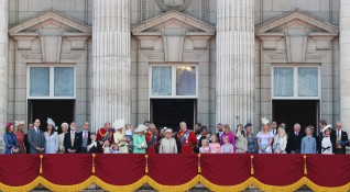 Бъкингамският дворец обяви че монархията е струвала на британските данъкоплатци