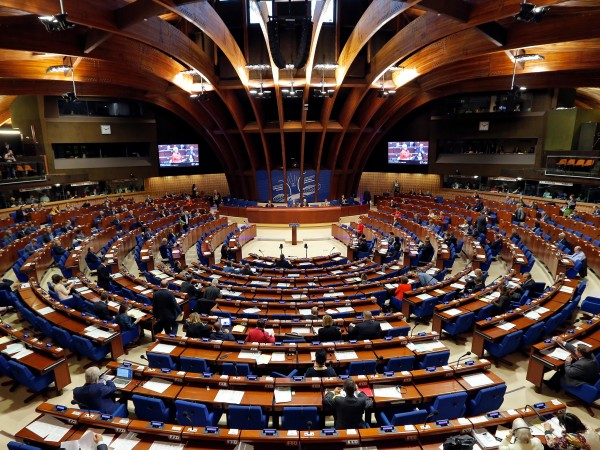 Парламентарната асамблея на Съвета на Европа (ПАСЕ) гласува тази нощ