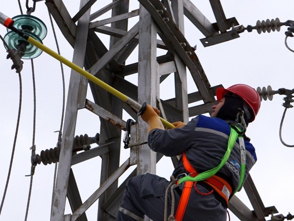 Фирма скъса кабел 10 киловолта, собственост на ЧЕЗ Разпределение България,