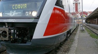 Горял е вагон на бързия влак от Варна за София