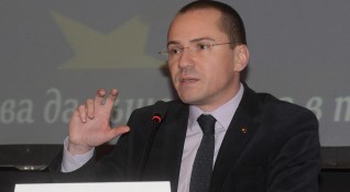 Евродепутатът от ВМРО Ангел Джамбазки коментира отношенията между България и