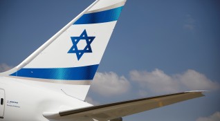 Самолет Боинг 737 800 на израелските авиолинии Ел Ал кацна аварийно