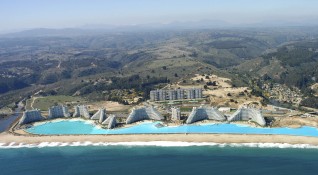 Най големият басейн в света се намира в Чили в курорта