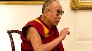 Далай лама поднесе вчера извиненията си за коментар който бе