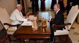 Президентът на Русия Владимир Путин бе приет днес от папа