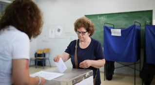 Около 9 милиона и 800 хиляди гръцки избиратели ще гласуват