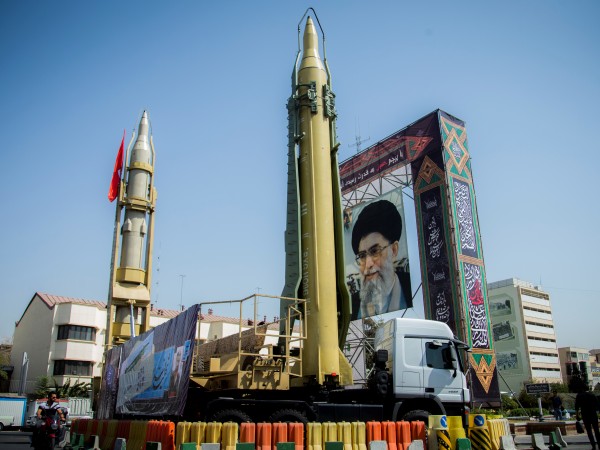 Иран обяви днес, че спира да изпълнява още свои задължения