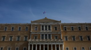 Крайнодясната партия Златна зора остава извън гръцкия парламент след като
