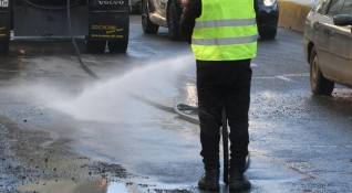Столичната община да мие машиннo основните улици в града два
