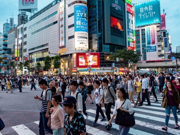 Японското население е намаляло за 10-а поредна година и то