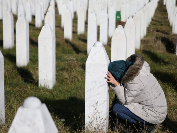 Molitva Slzite Na Srebrenica Da Ne Potekat Otnovo Nikde Komentari Stranica 2 Posledni Novini Ot Dnes Bg