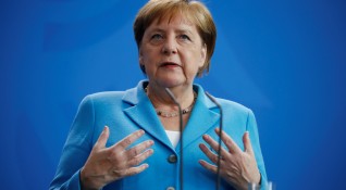 Три пъти за един месец камерите заснеха как германската канцлерка