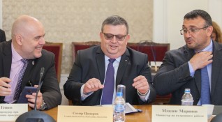 Главният прокурор Сотир Цацаров се похвали че 3 8 са контрабандните