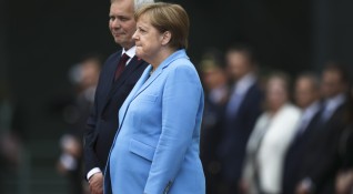 На няколко пъти вече видяхме как канцлерът Ангела Меркел изпада