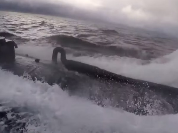 Американската брегова охрана се натъкна на подводница, превозваща над 7
