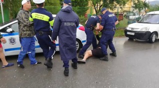 Напрежението във Велинград се покачи след като полицията арестува един