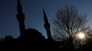 Германците са толерантни но все по малко толерантни към исляма показва