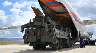 Купуването на руски зенитно ракетни комплекси С 400 не означава промяна в