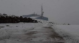 Сняг падна на връх Мусала днес стана ясно от публикация