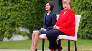 За втори път протоколът бе променен и Ангела Меркел остана