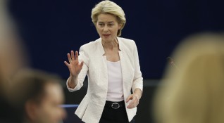 Германката Урсула фон дер Лайнен беше избрана за следващ председател