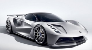 Компанията Lotus Cars представи първия си модел за последните 11
