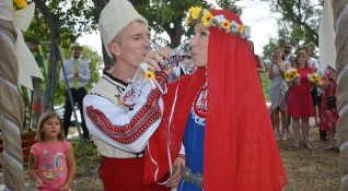 Българка и англичанин сключиха брак в едно от най красивите места